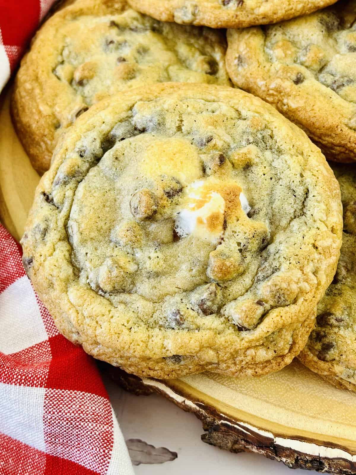 S’MORES STUFFED COOKIES